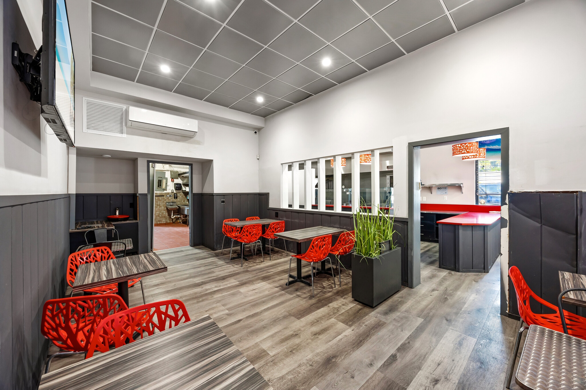 225 95th St, Surfside, FL for lease Interior Photo- Image 1 of 12