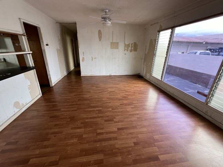 94-168 Leoleo St, Waipahu, HI for sale - Interior Photo - Image 2 of 9