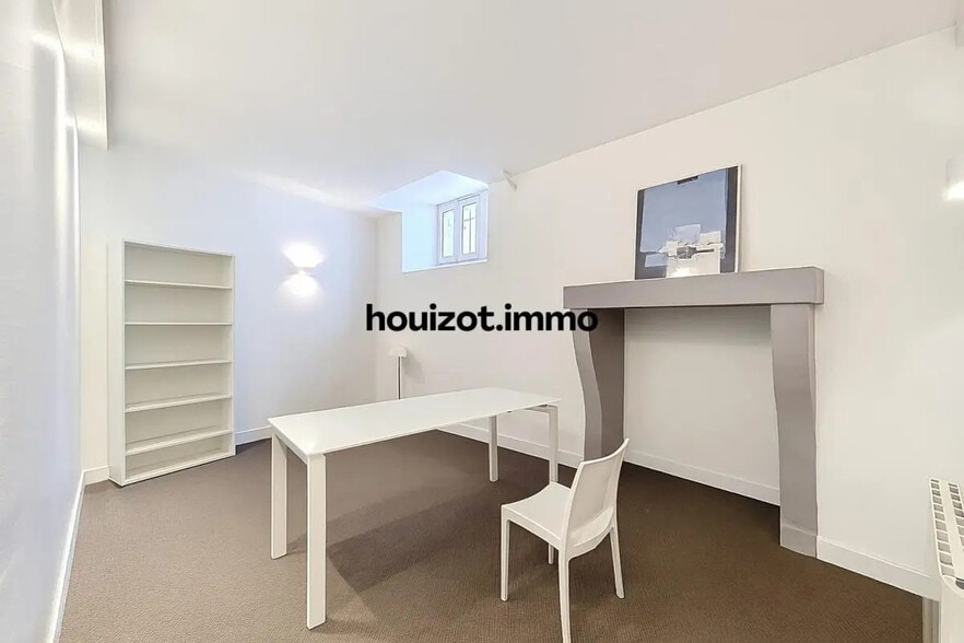 19 Quai D'Ille Et Rance, Rennes for lease - Interior Photo - Image 1 of 14