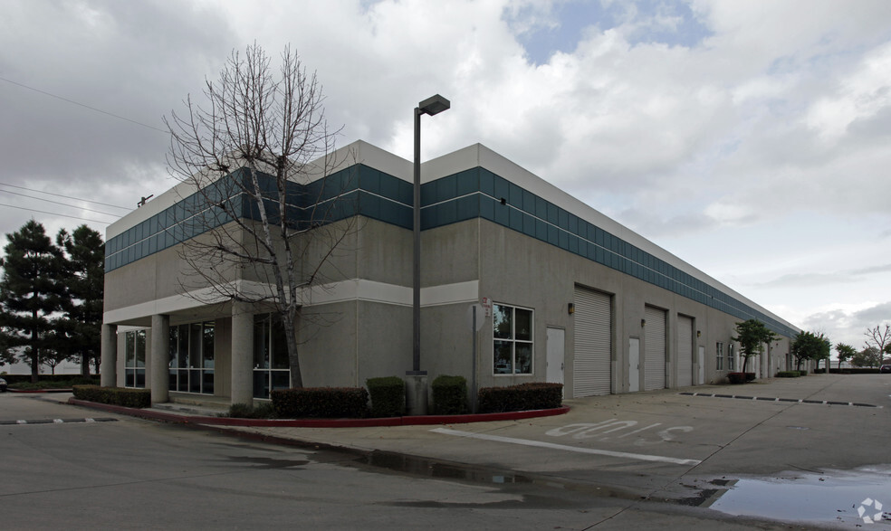 10134 6th St, Rancho Cucamonga, CA for lease - Building Photo - Image 2 of 8