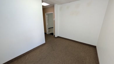 2121 S Priest Dr, Tempe, AZ for lease Interior Photo- Image 2 of 4
