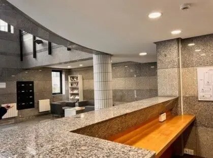 10-12 Cours Louis Lumière, Vincennes for lease - Building Photo - Image 2 of 10