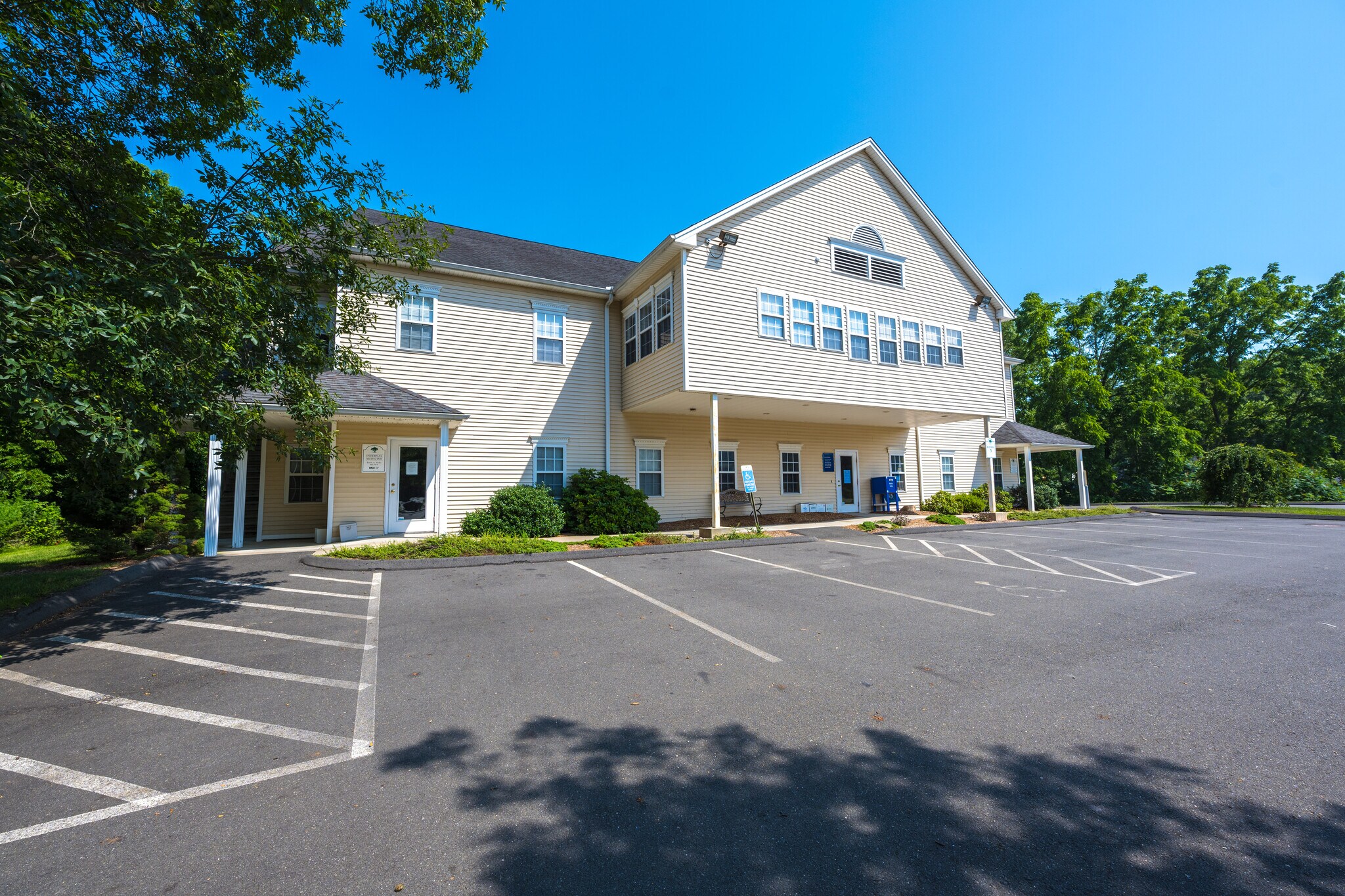 5 Durham Rd, Guilford, CT for sale Primary Photo- Image 1 of 1