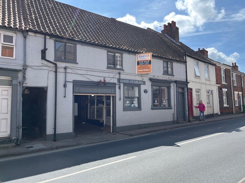 36 Beckside, Beverley for sale - Building Photo - Image 2 of 13