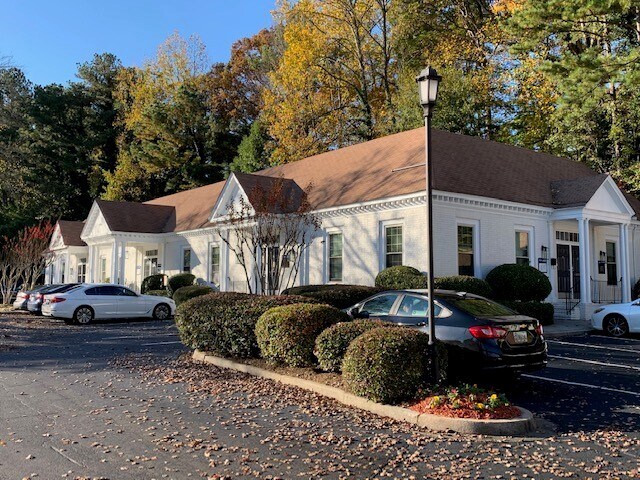 1770 Old Spring House Ln, Atlanta, GA for sale - Building Photo - Image 1 of 1