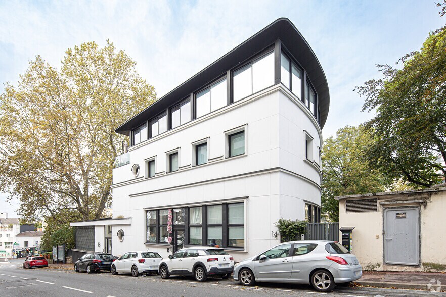 14-18 Rue Telles De La Poterie, Issy-les-Moulineaux for sale - Primary Photo - Image 1 of 2
