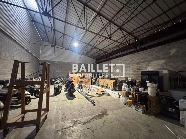 Industrial in Sainte-Maxime for lease - Building Photo - Image 3 of 4