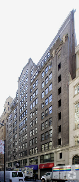 242-252 W 36th St, New York, NY for lease - Building Photo - Image 1 of 7