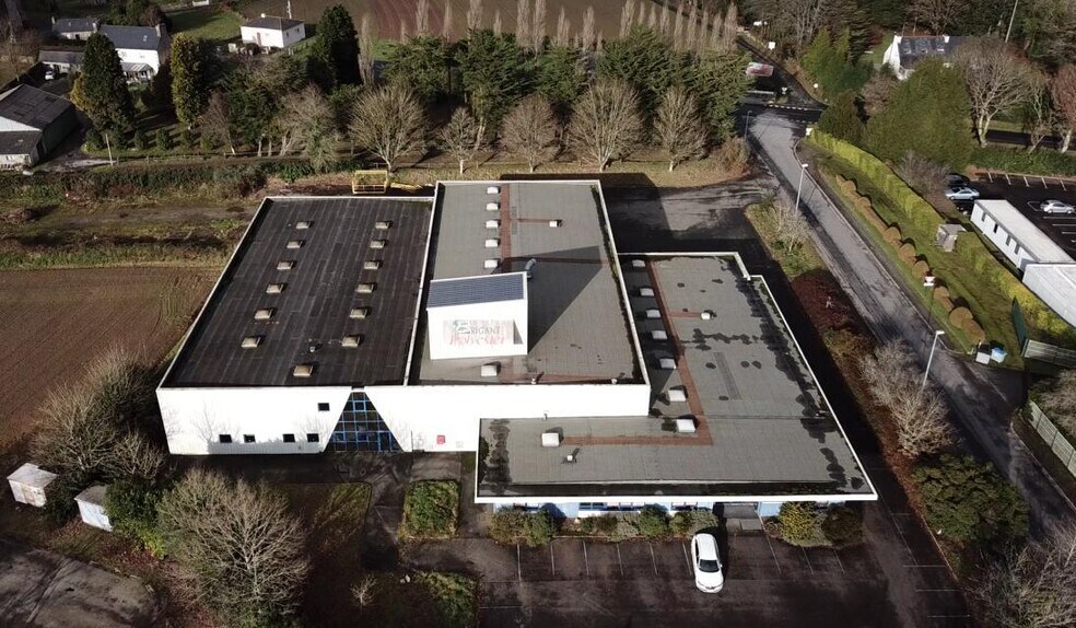 Flex in Plounévez-Moëdec for sale - Building Photo - Image 1 of 8