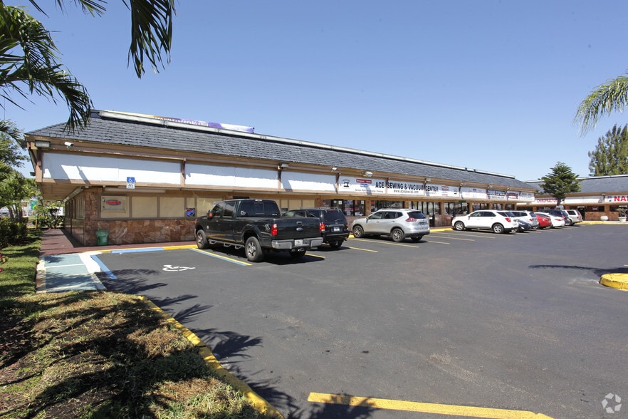 501 E Sample Rd, Pompano Beach, FL for lease - Building Photo - Image 2 of 9