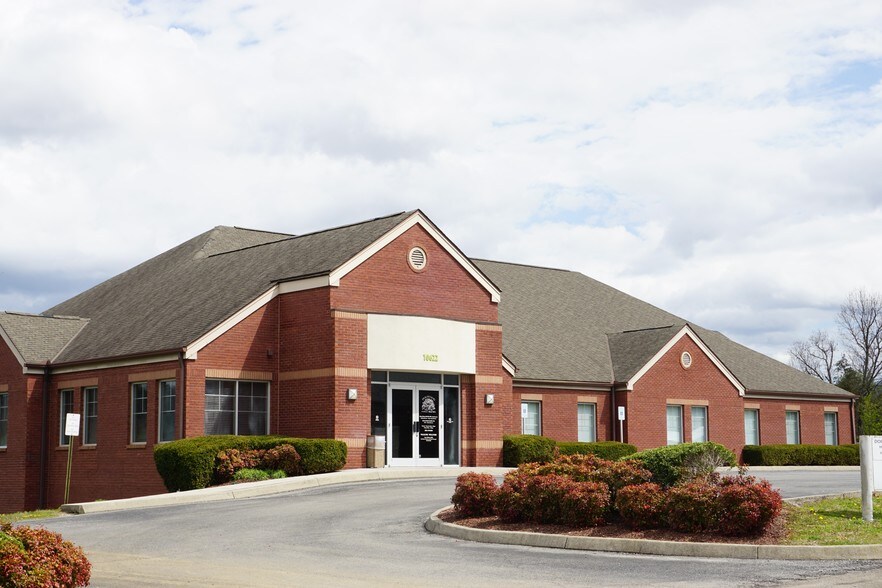 10622 Chapman Hwy, Seymour, TN 37865