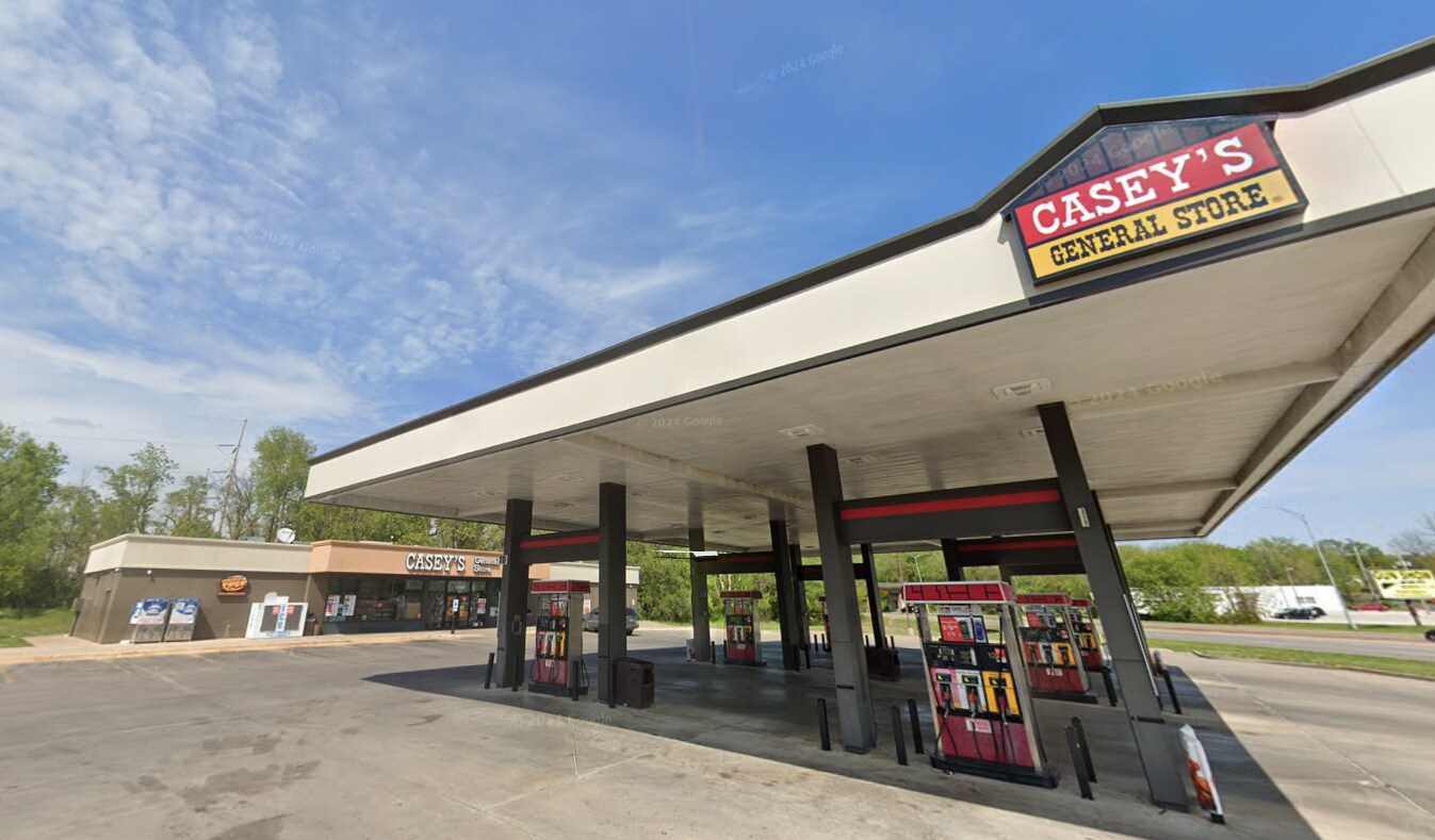 2715 W Chestnut Expy, Springfield, MO for sale Primary Photo- Image 1 of 1