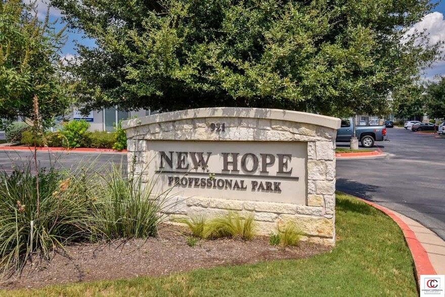 921 New Hope Dr, Cedar Park, TX for sale - Building Photo - Image 1 of 9