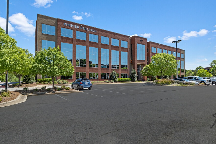 3800 Paramount Pky, Morrisville, NC for lease - Building Photo - Image 1 of 6