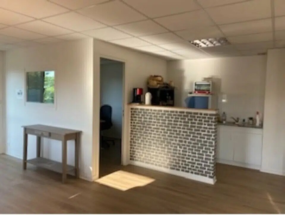 Location Bureaux 106 m² - Photo 1