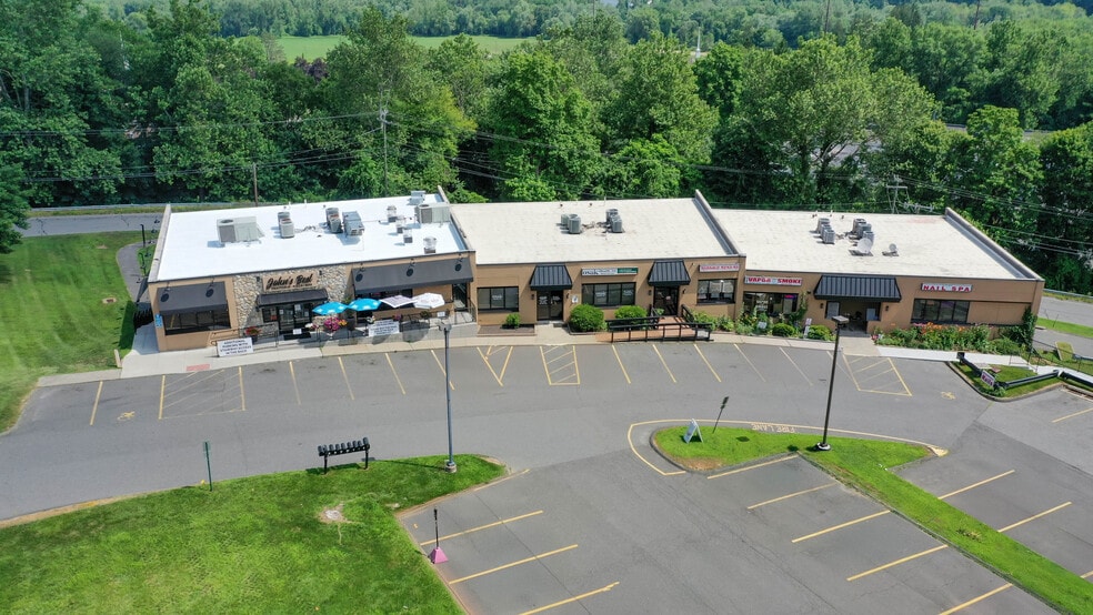 355 Federal Rd, Brookfield, CT for sale - Building Photo - Image 1 of 14