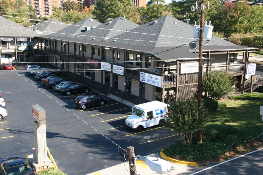 290 Hilderbrand Dr NE, Atlanta, GA for sale - Building Photo - Image 3 of 11