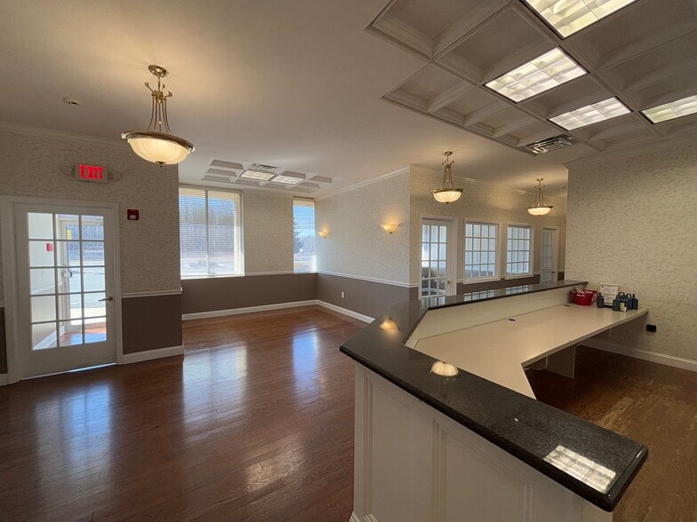 2313 Mount Holly Rd, Burlington, NJ for lease - Building Photo - Image 2 of 6