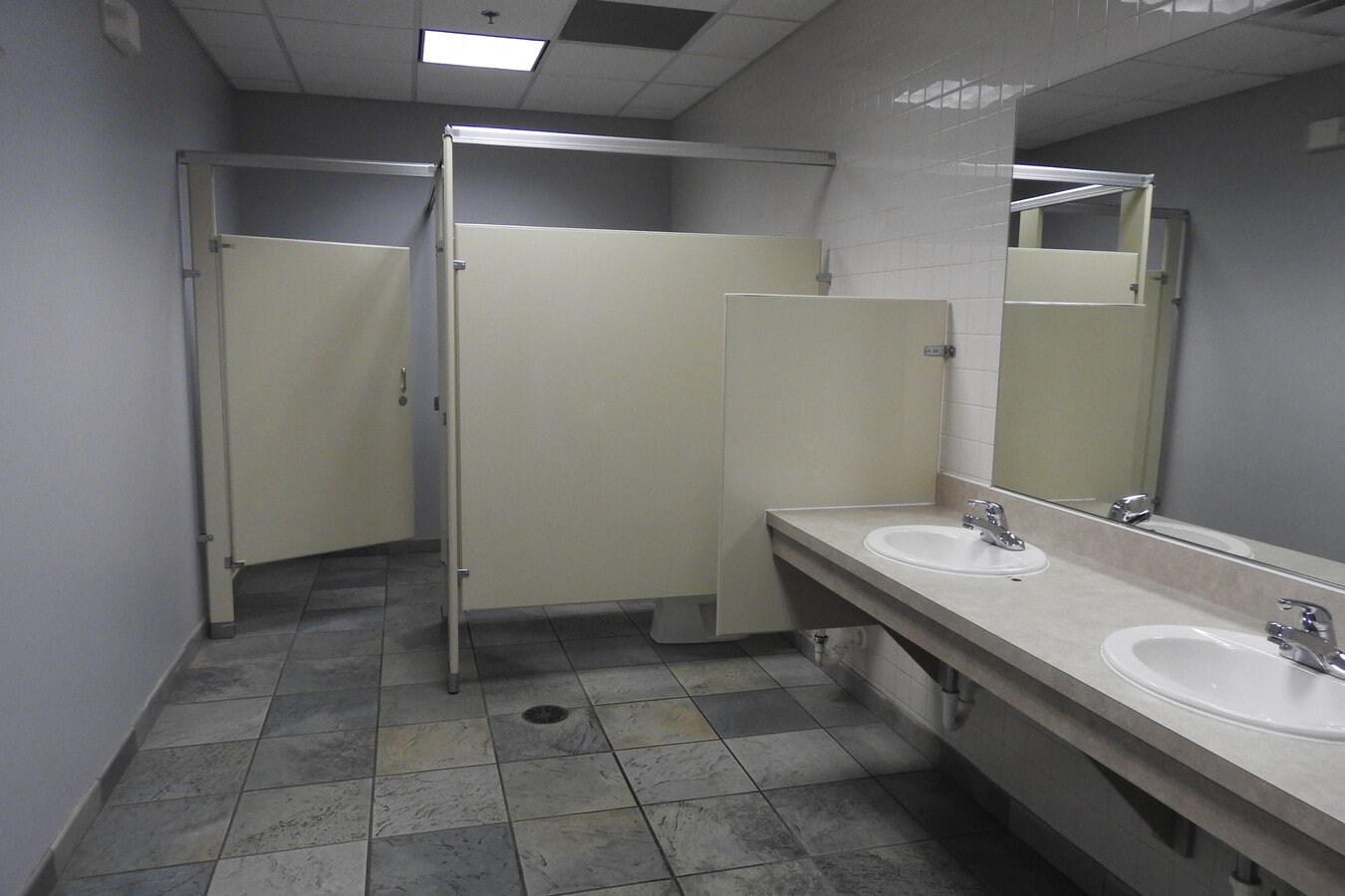 3330 W 177th St, Hazel Crest, IL 60429 Office for Sale