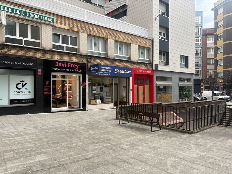 Retail in Gijón, Asturias for lease - Building Photo - Image 2 of 22