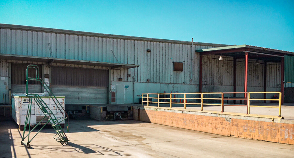 10555 Iona Ave, Hanford, CA for lease - Building Photo - Image 2 of 5