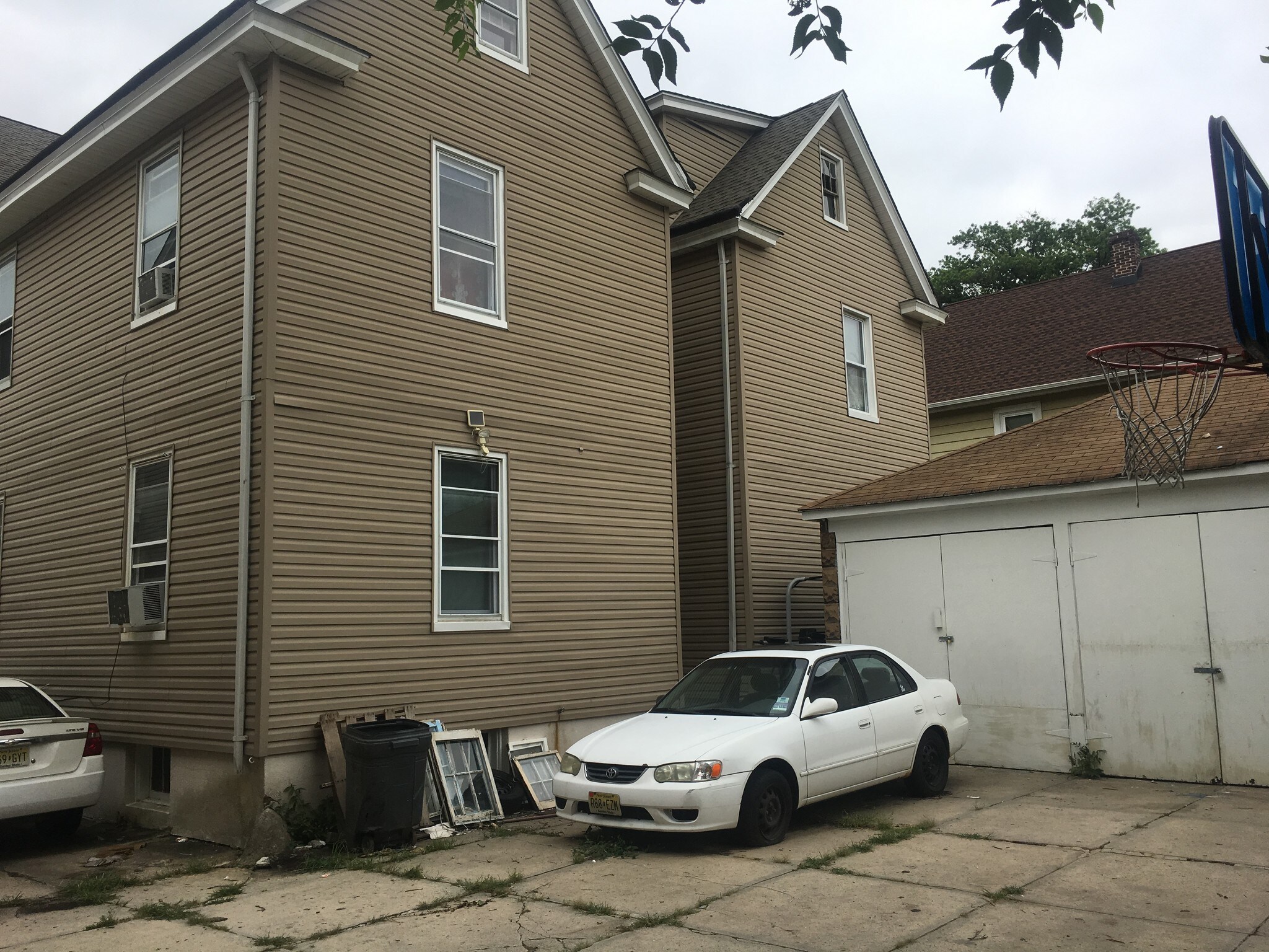 28 Hale St, New Brunswick, NJ 08901 Multifamily for Sale