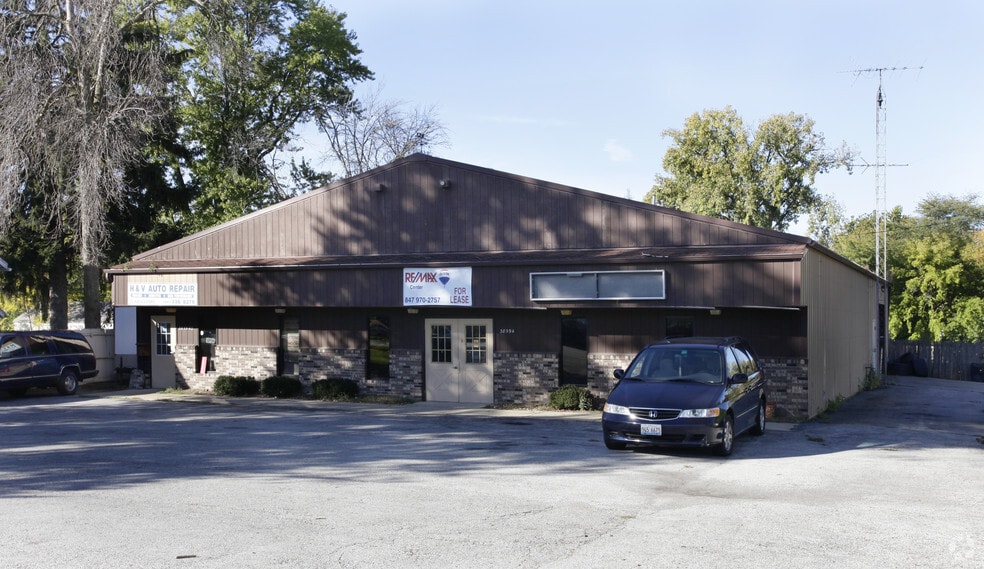 38594 N Sheridan Rd, Beach Park, IL for sale - Primary Photo - Image 1 of 1