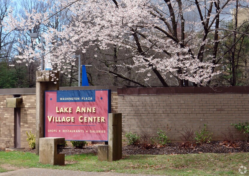 1635 Washington Plz, Reston, VA for lease - Building Photo - Image 1 of 28