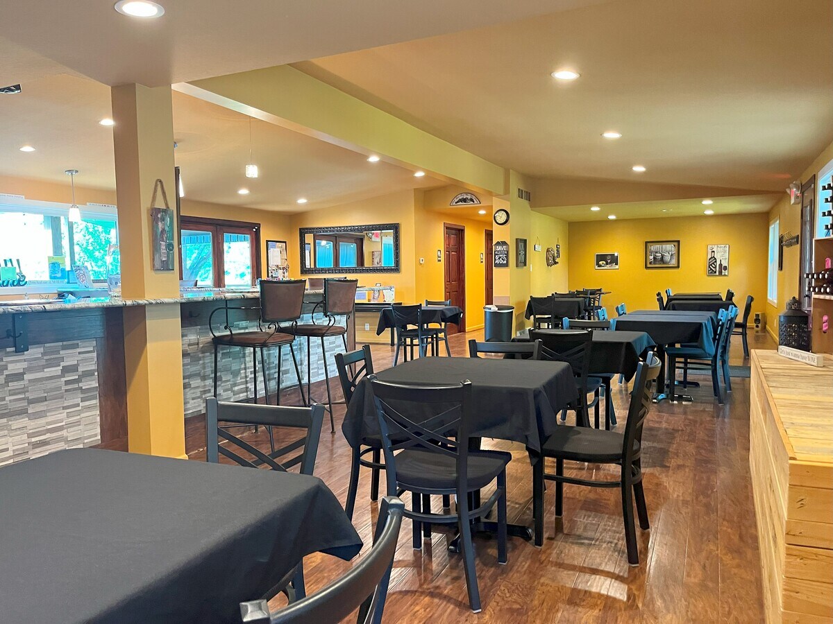 1261 E Munger Rd, Tecumseh, MI 49286 Winery, Vineyard, Brewery, FarmTecumseh