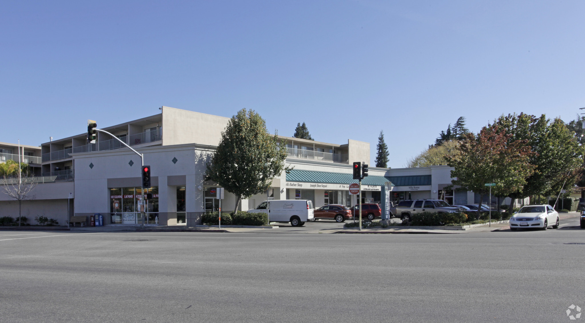 583-593 Woodside Rd, Redwood City, CA for lease Primary Photo- Image 1 of 9