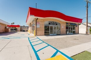 5961 Laurel Canyon Blvd, Valley Village CA - Storefront Property