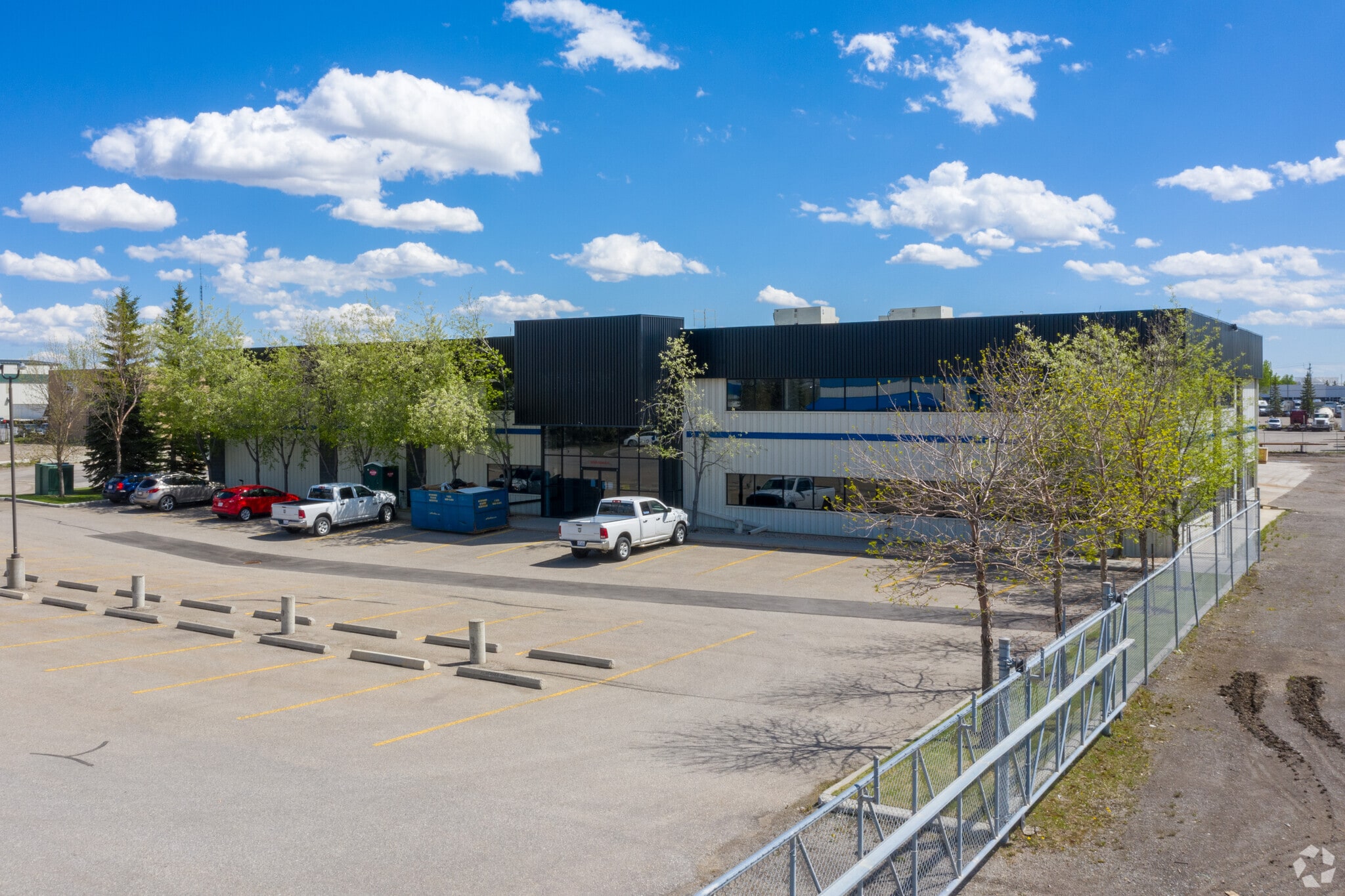 5735 53rd St SE, Calgary, AB for sale Primary Photo- Image 1 of 1