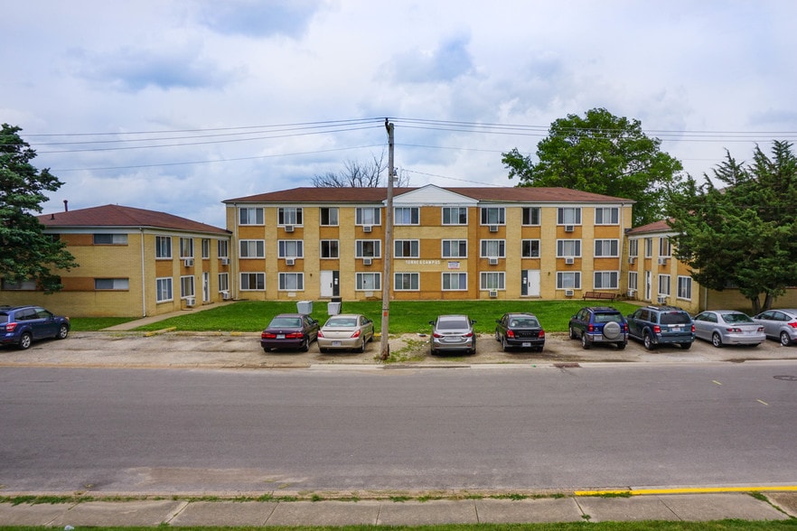 1300 N Oak St, Rolla, MO 65401