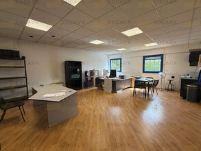 Flex in Argenteuil for lease Interior Photo- Image 1 of 9