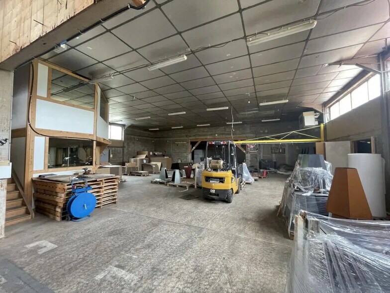 74 Chemin Des Molières, Lentilly for lease - Interior Photo - Image 3 of 9