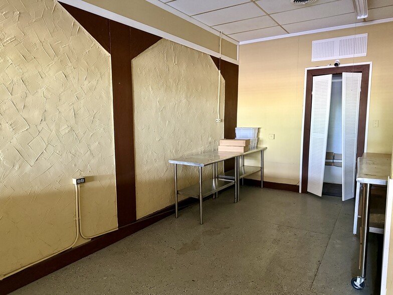 809 Main Ave, Ralls, TX for sale - Building Photo - Image 3 of 39