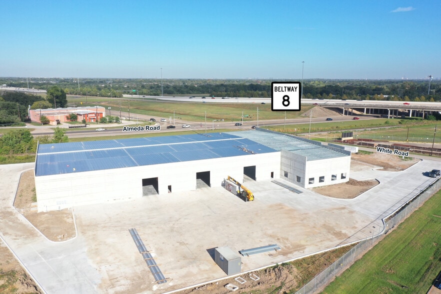 6 White Rd, Houston, TX for sale - Building Photo - Image 2 of 5