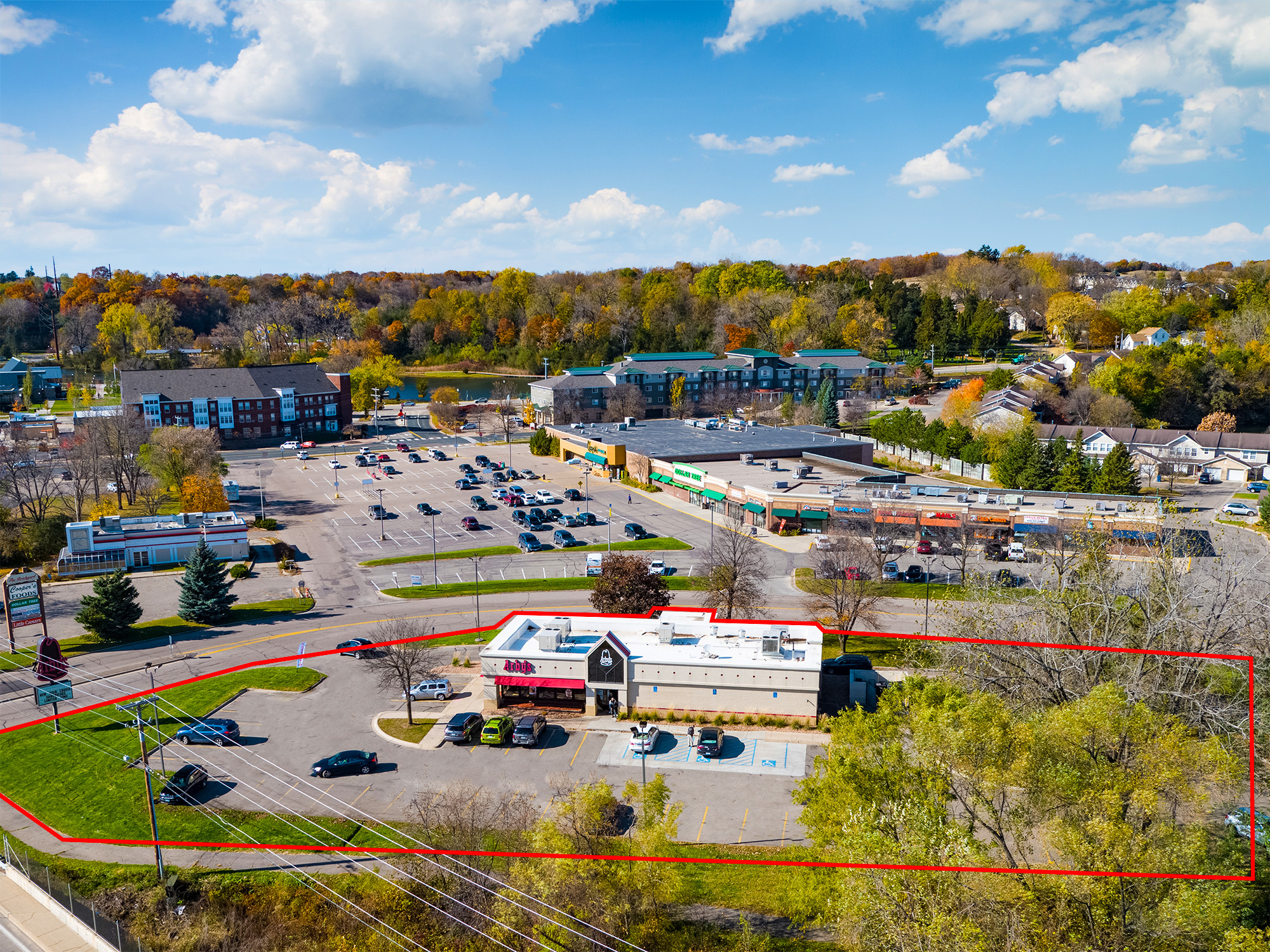 805 Yellow Brick Rd, Chaska, MN for sale Primary Photo- Image 1 of 1