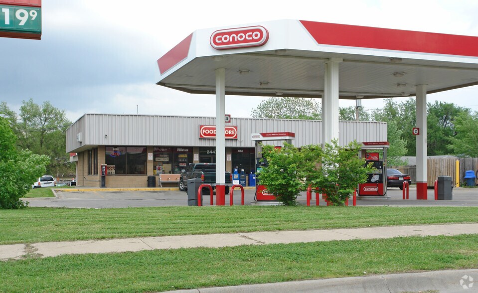 2447 W 6th St, Lawrence, KS for sale - Primary Photo - Image 1 of 1