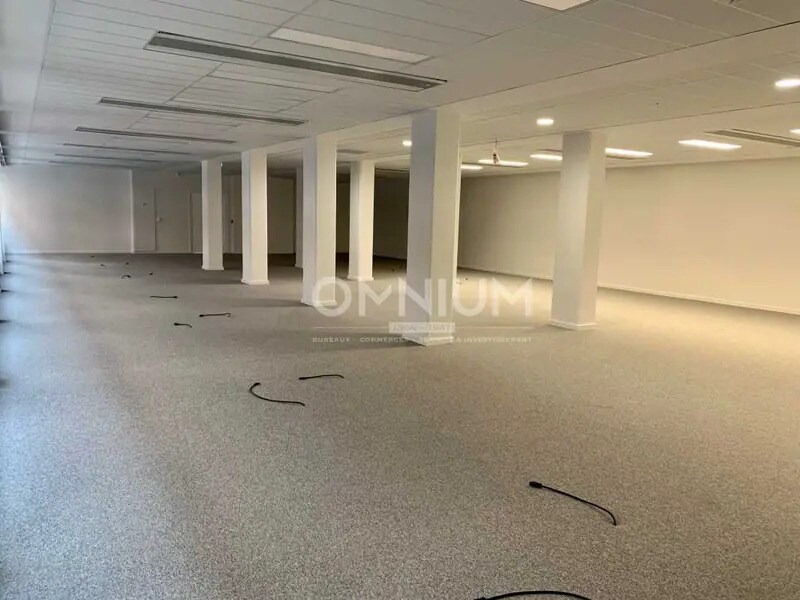 Office in Lyon for lease Interior Photo- Image 1 of 3