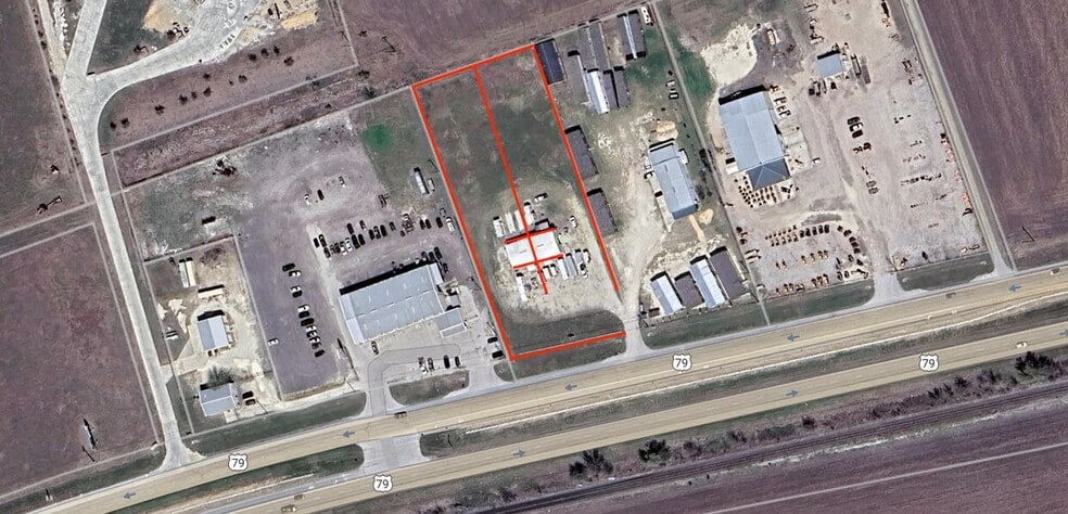 3601 E 4th St, Taylor, TX for lease - Building Photo - Image 1 of 15