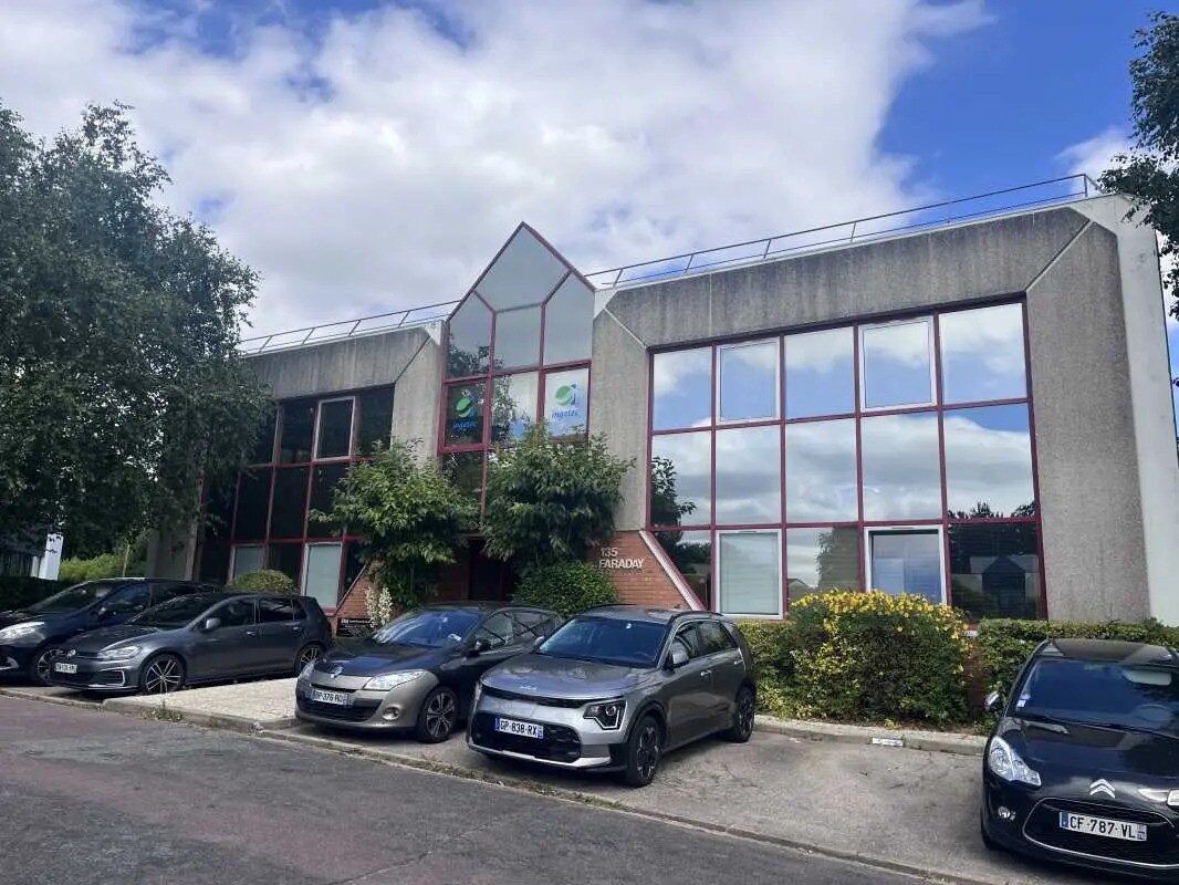 Office in Bois-Guillaume for lease Building Photo- Image 1 of 7