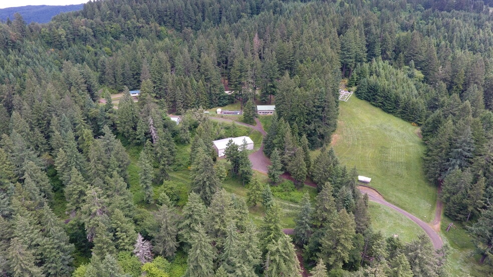 1111 Kellogg Camp Ln, Oakland, OR for sale - Building Photo - Image 2 of 3