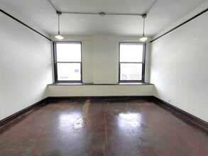 275 4th St E, Saint Paul, MN for lease Interior Photo- Image 1 of 3