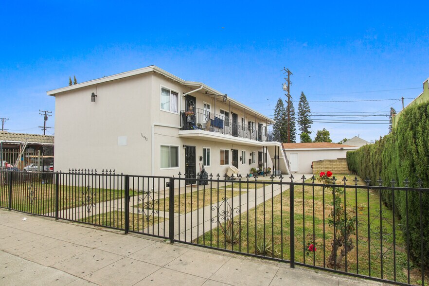 11032 Atlantic Ave, Lynwood, CA for sale - Building Photo - Image 1 of 10