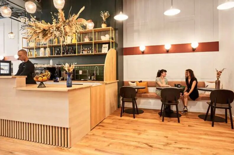 Coworking Space in Paris for lease - Interior Photo - Image 2 of 3
