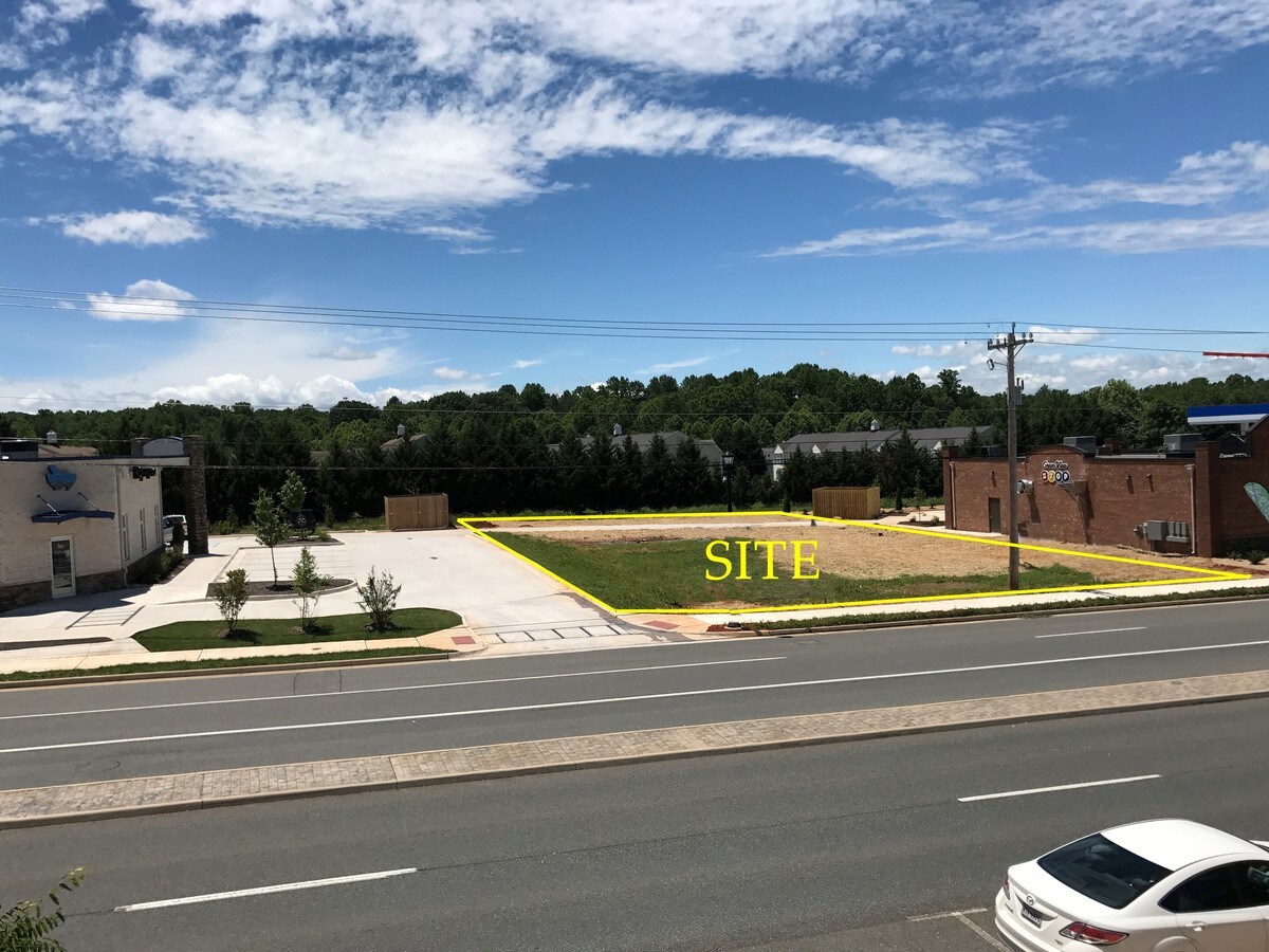 1213 Greenview Dr, Lynchburg, VA 24502