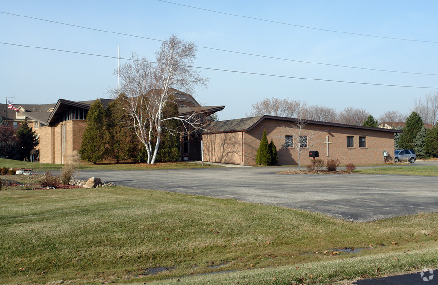 17345 15 Mile Rd, Clinton Township, MI for sale - Building Photo - Image 1 of 1