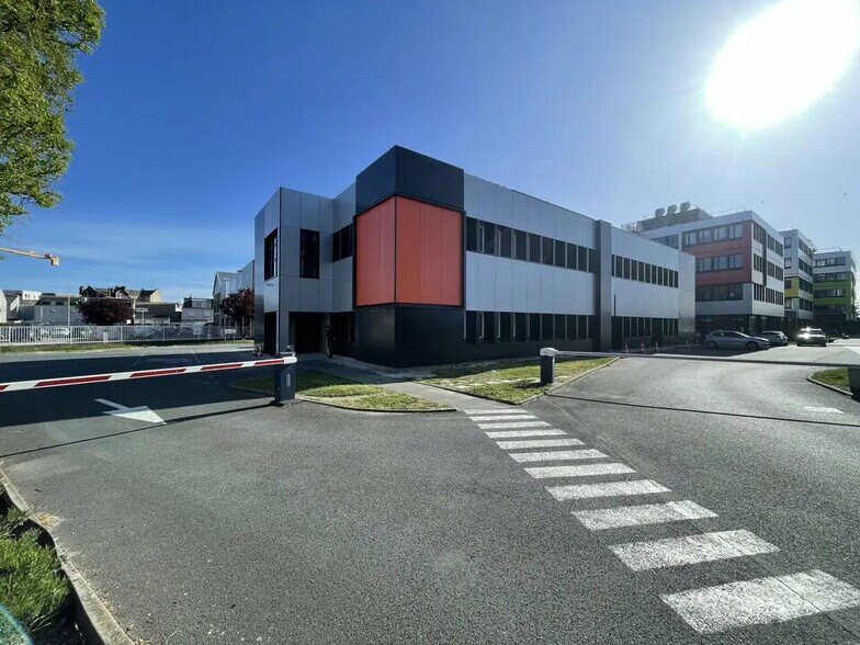 Office in Le Havre for lease - Building Photo - Image 3 of 3