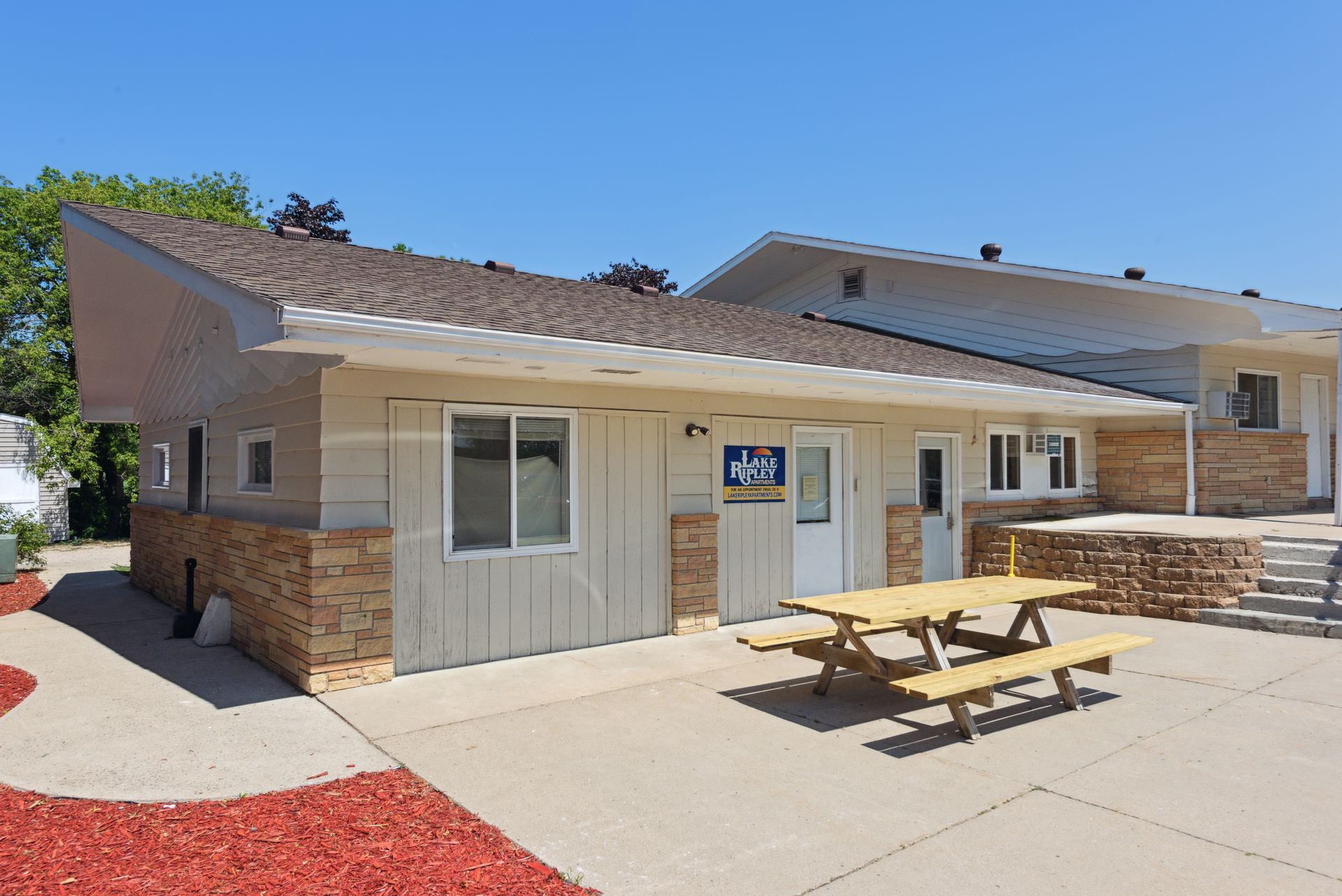 1205 S Sibley Ave, Litchfield, MN 55355 Lake Ripley Apartments